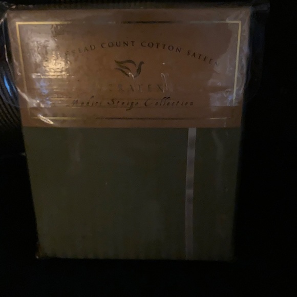 350 thread count cotten sateen pillowcases - Picture 2 of 5